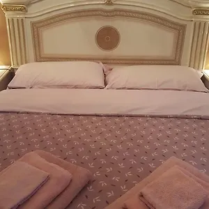  Bed & Breakfast In Arena L' Opera Italy